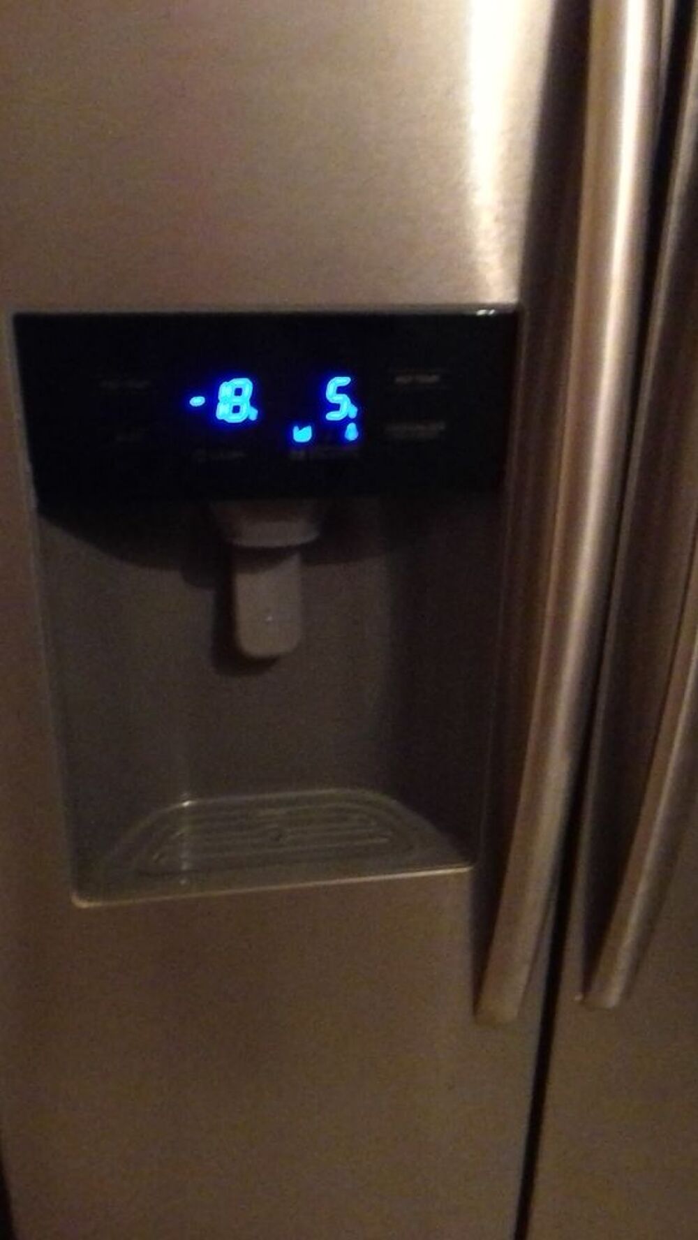 frigo am&eacute;ricain avec le complet de filtration d'eaux Electrom�nager