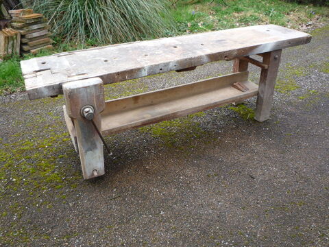 Etabli ancien en bois
285 Castres (81)
