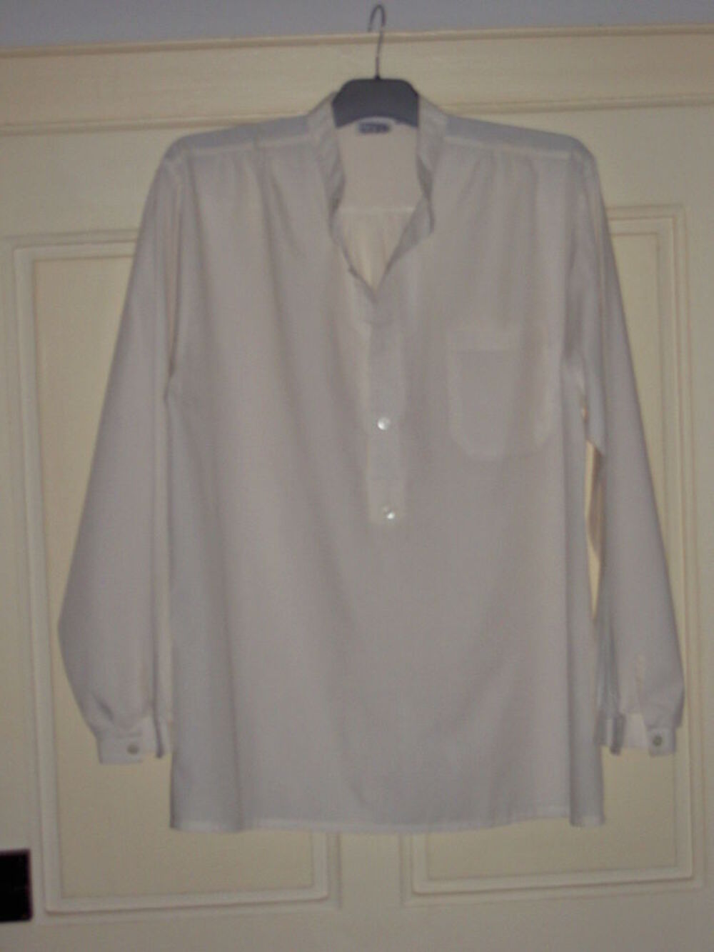 Belle chemise pour homme, ivoire, taille 39/40. Vêtements