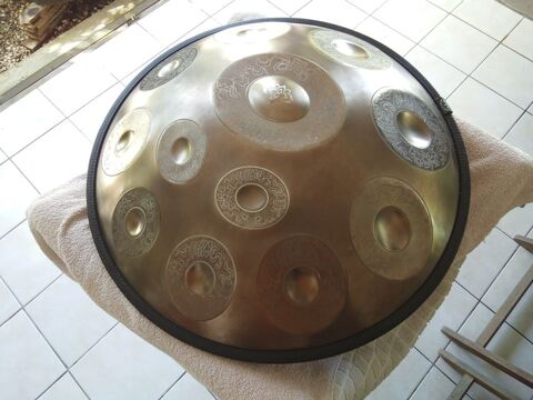 HANDPAN 12 NOTES 432hz Jolies gravures 1000 Saint-Fran�ois (97)