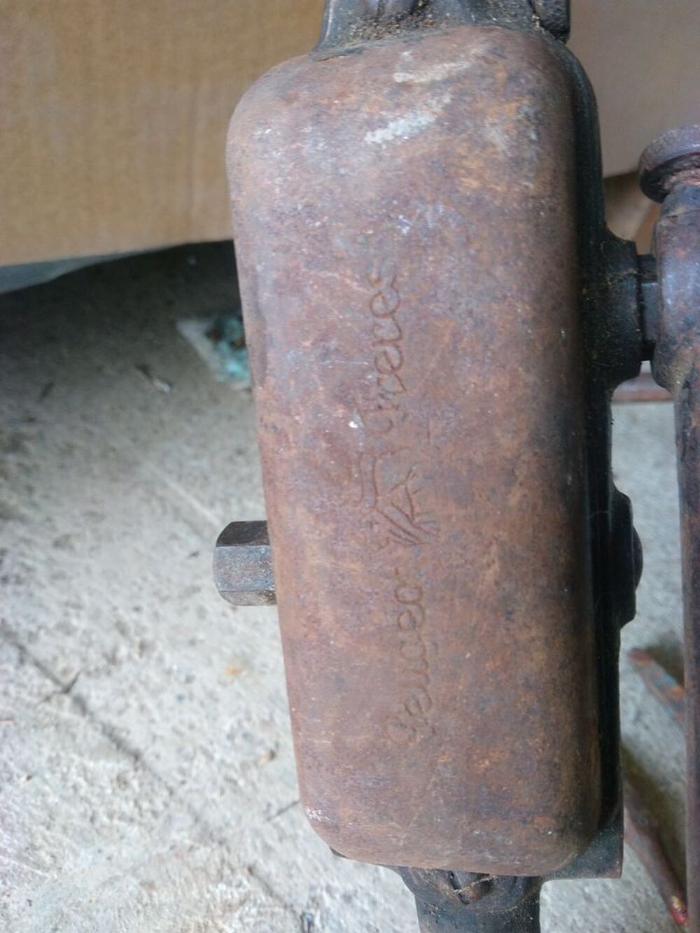 CHIGNOLE A MAIN PEUGEOT ET FR&Egrave;RES Bricolage