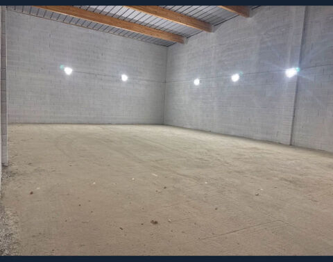   local 200 m2 Atelier - 2/3 pi�ce(s) - 200 m�