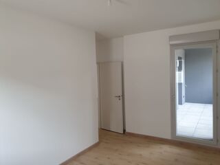  Appartement à louer 3 pièces 70 m²