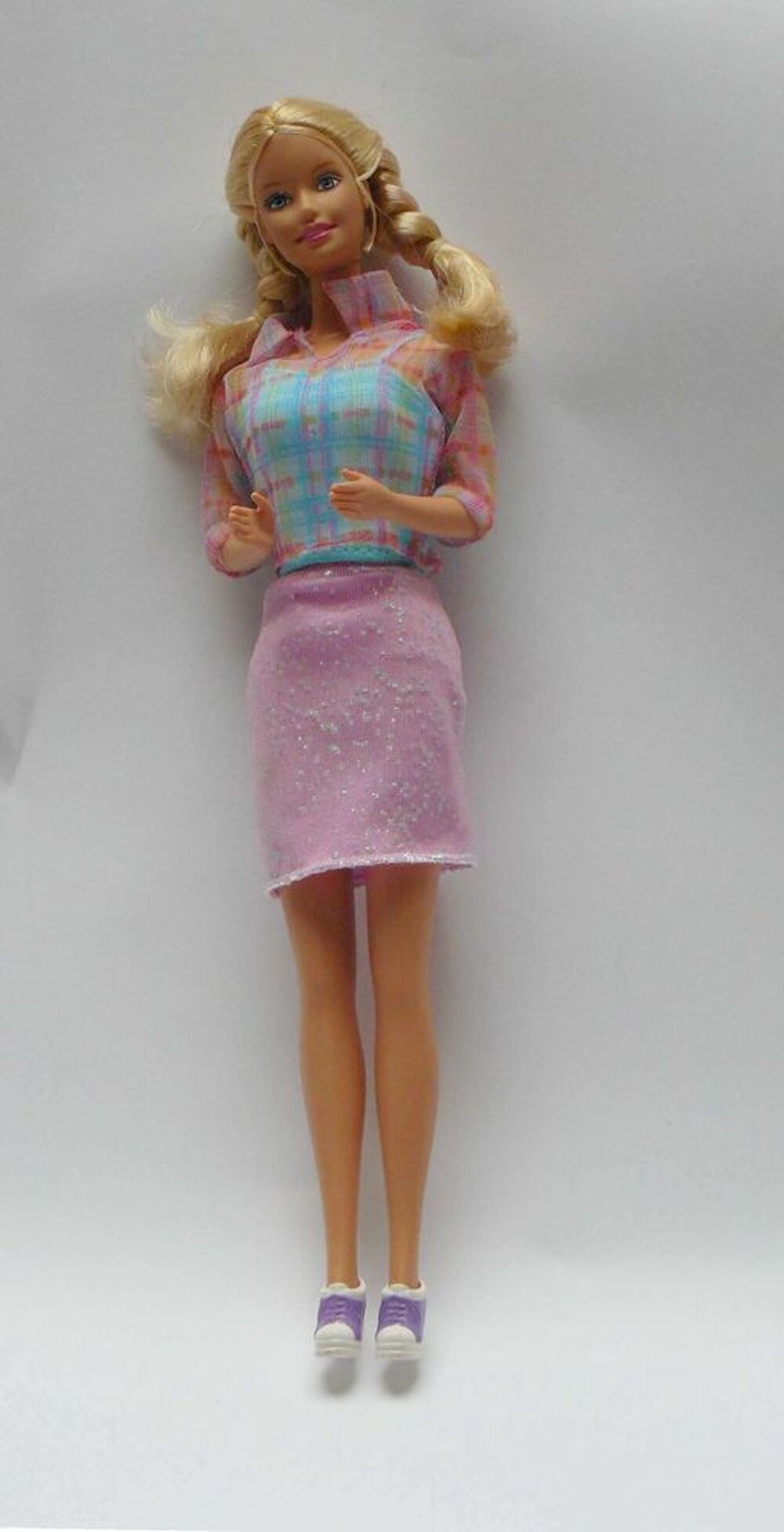 Poup&eacute;e BARBIE en jupe courte rose - ann&eacute;es 90 Jeux / jouets