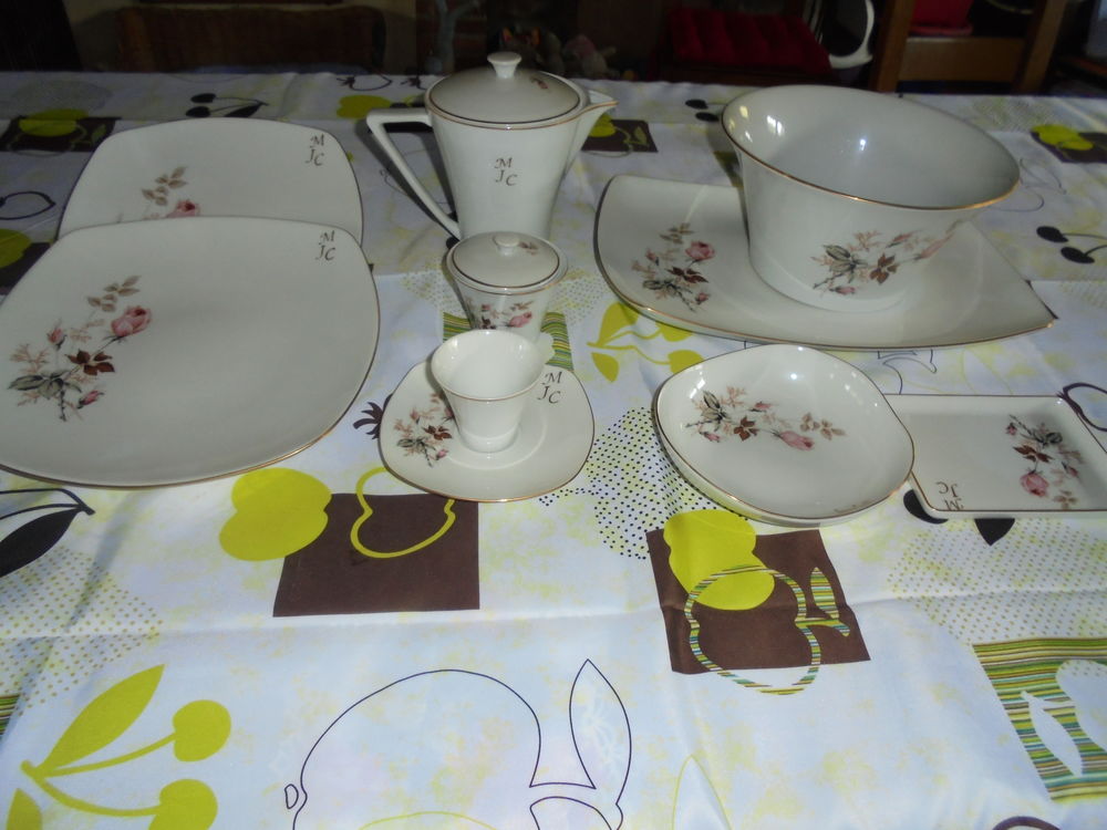 VAISSELLE EN PORCELAINE DE LIMOGES ET VERRES EN CRISTAL Electroménager