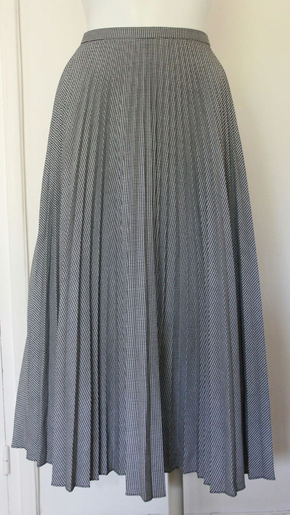 Jupe pied de poule pliss&eacute;e RALPH LAUREN T.8
Vêtements