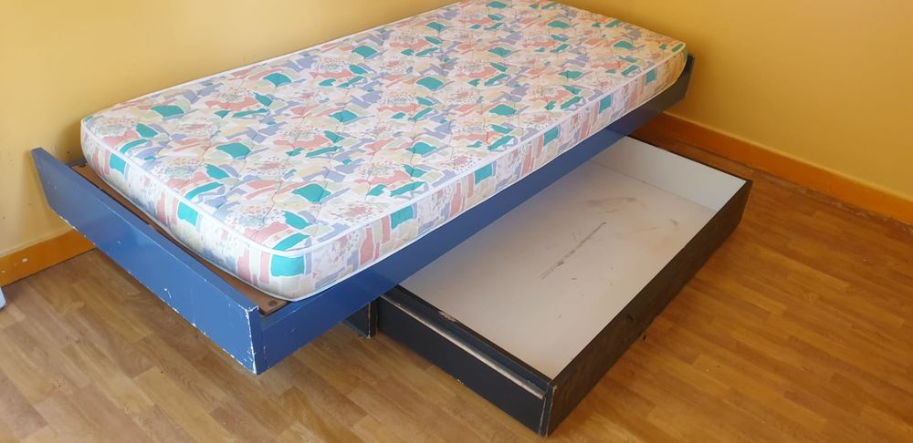 Lit une personne 20 euros Meubles