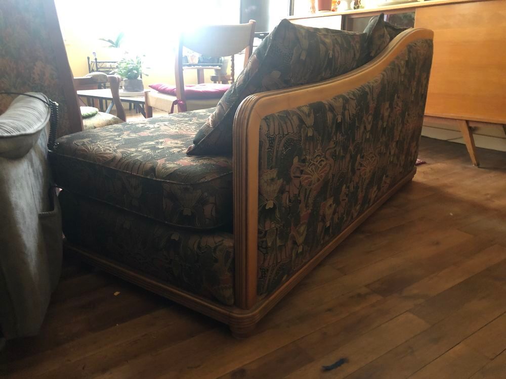 2 canap&eacute;s et 1 pouf Meubles