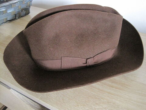 Chapeau vintage  Chapelier  J HAMIAUX 0 Achres-la-Fort (77)