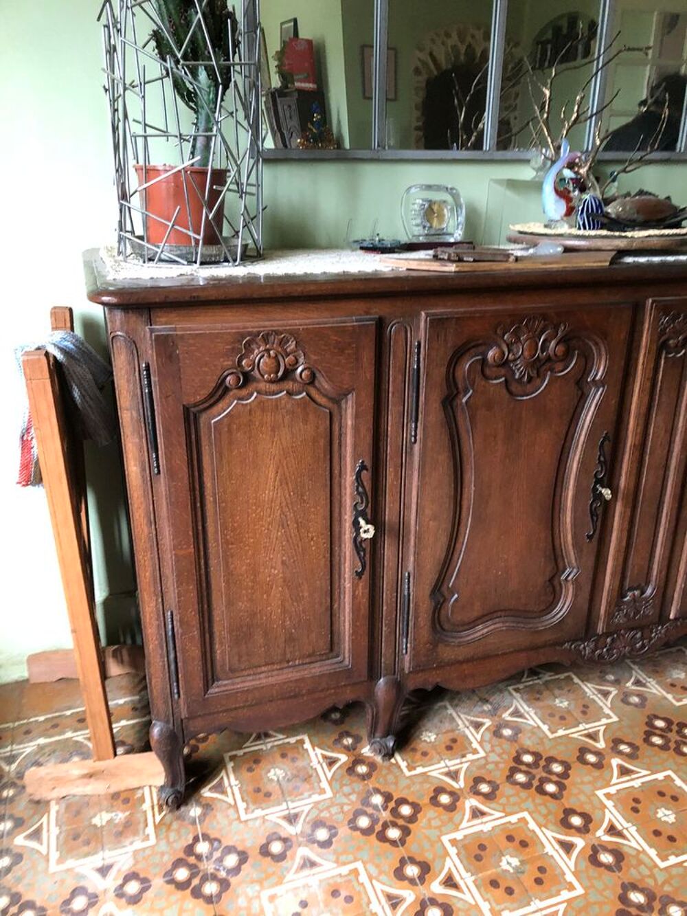 Buffet deux corps en ch&ecirc;ne massif 
Meubles