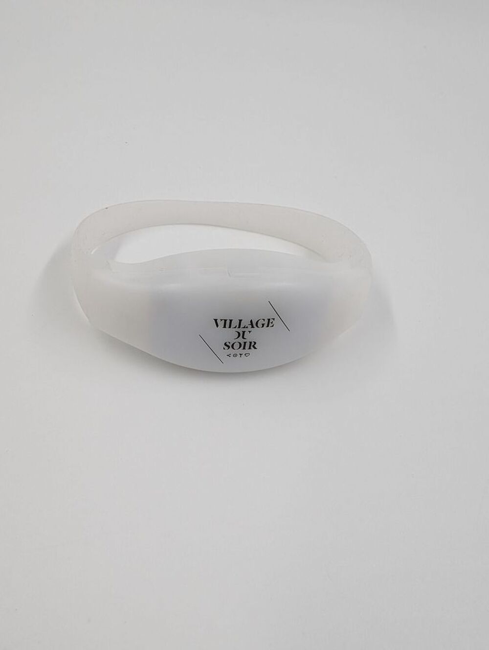 Bracelet blanc Lumineux de boite de nuit (Village du Soir) Bijoux et montres