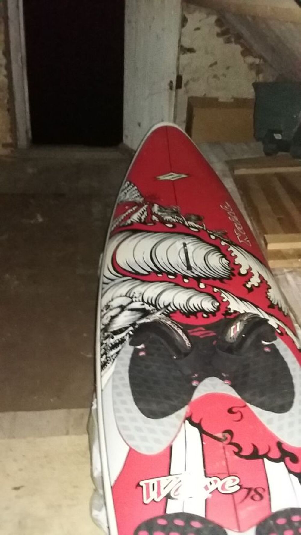 Planche de vague Naish Wave 78 
6 sorties
Sports