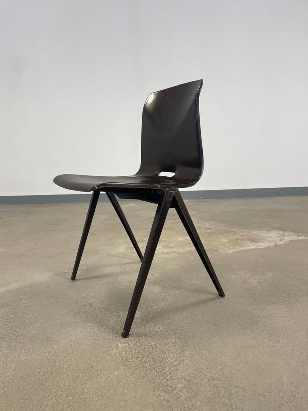  chaises Glavanitas S22 weng&eacute; LIVRAISON POSSIBLE Meubles