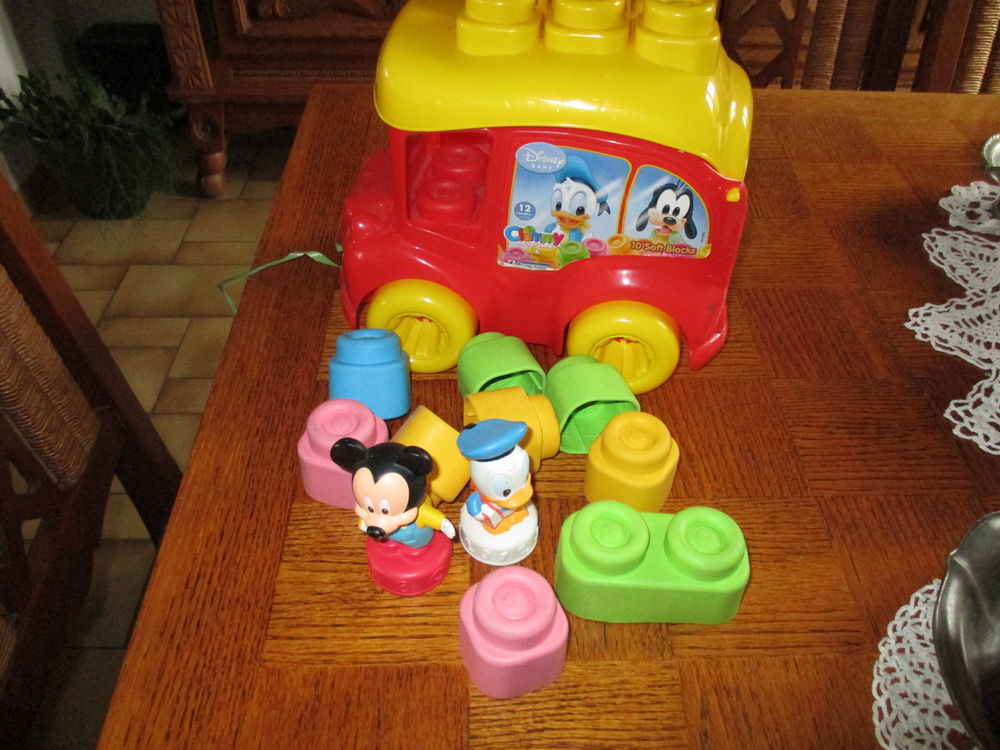 Bus Disney et ses cubes jeu d'&eacute;veil Jeux / jouets