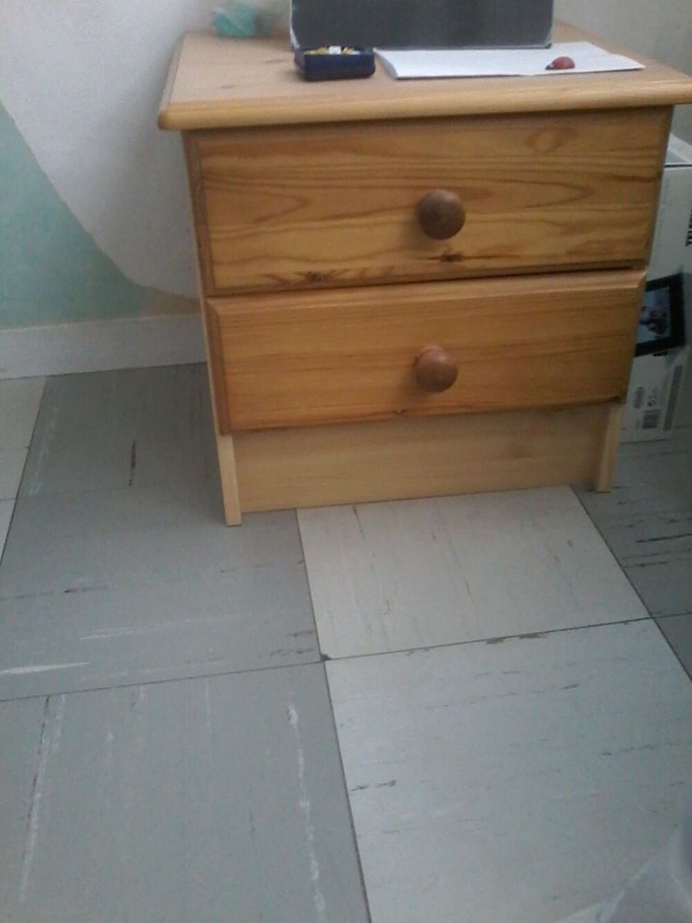 Lit avec le chevet de la qualit&eacute; kreabel Meubles