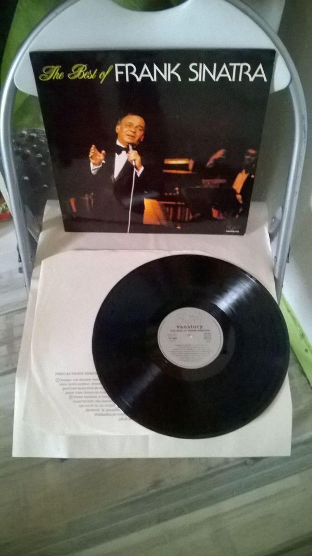 Vinyle FRANK SINATRA
THE BEST OF
1981
Excellent etat
Lov CD et vinyles