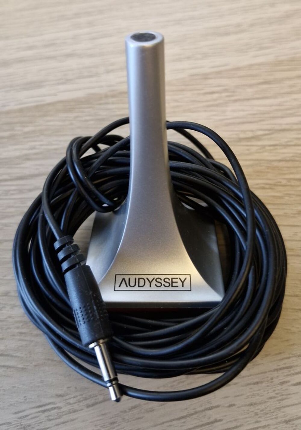 AUDYSSEY micro de calibration amplis home-cin&eacute;ma Audio et hifi