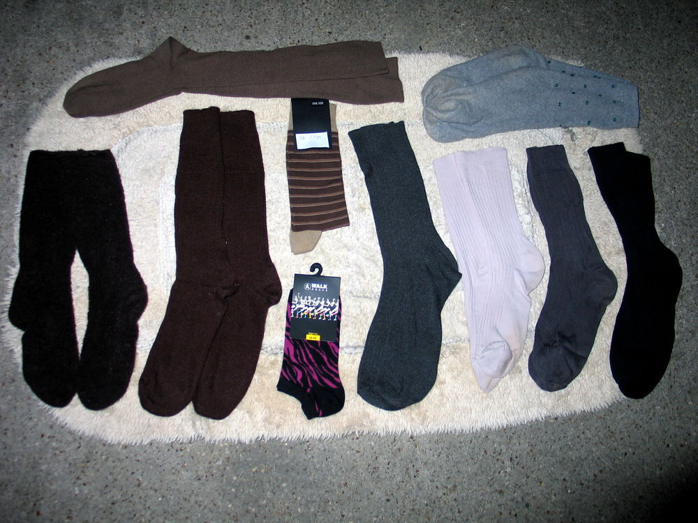 Chaussettes neuves &eacute;tiquet&eacute;es Vêtements
