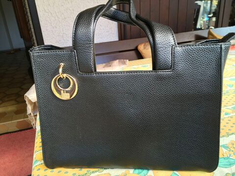 Sac noir femme 50 Tignieu-Jameyzieu (38)