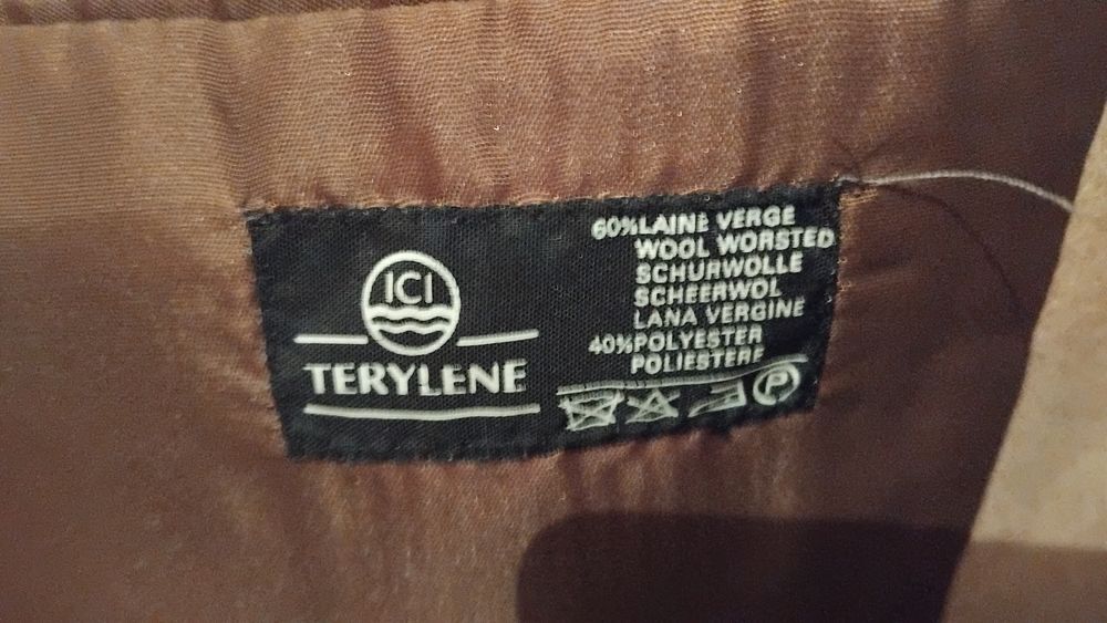 Costume 3 pi&egrave;ces NEUF 60% laine, fabrication France Vêtements