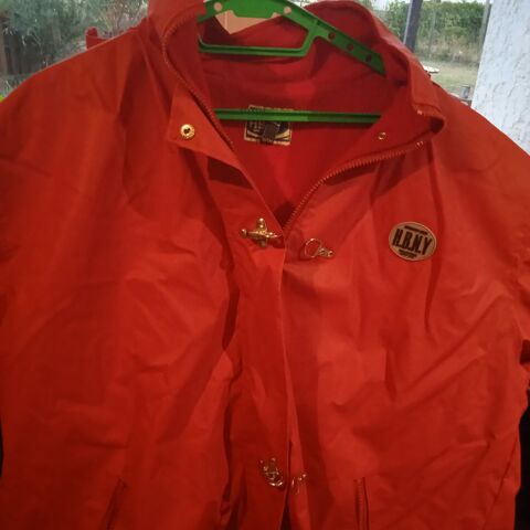 Impermeable coupe vent rouge doublure capuche T 46/48 marque 9 Saint-Rambert-d'Albon (26)