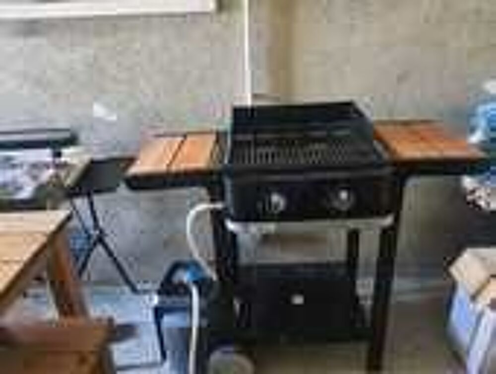 barbecue &agrave; gaz avec bouteille &eacute;tat neuf Jardin