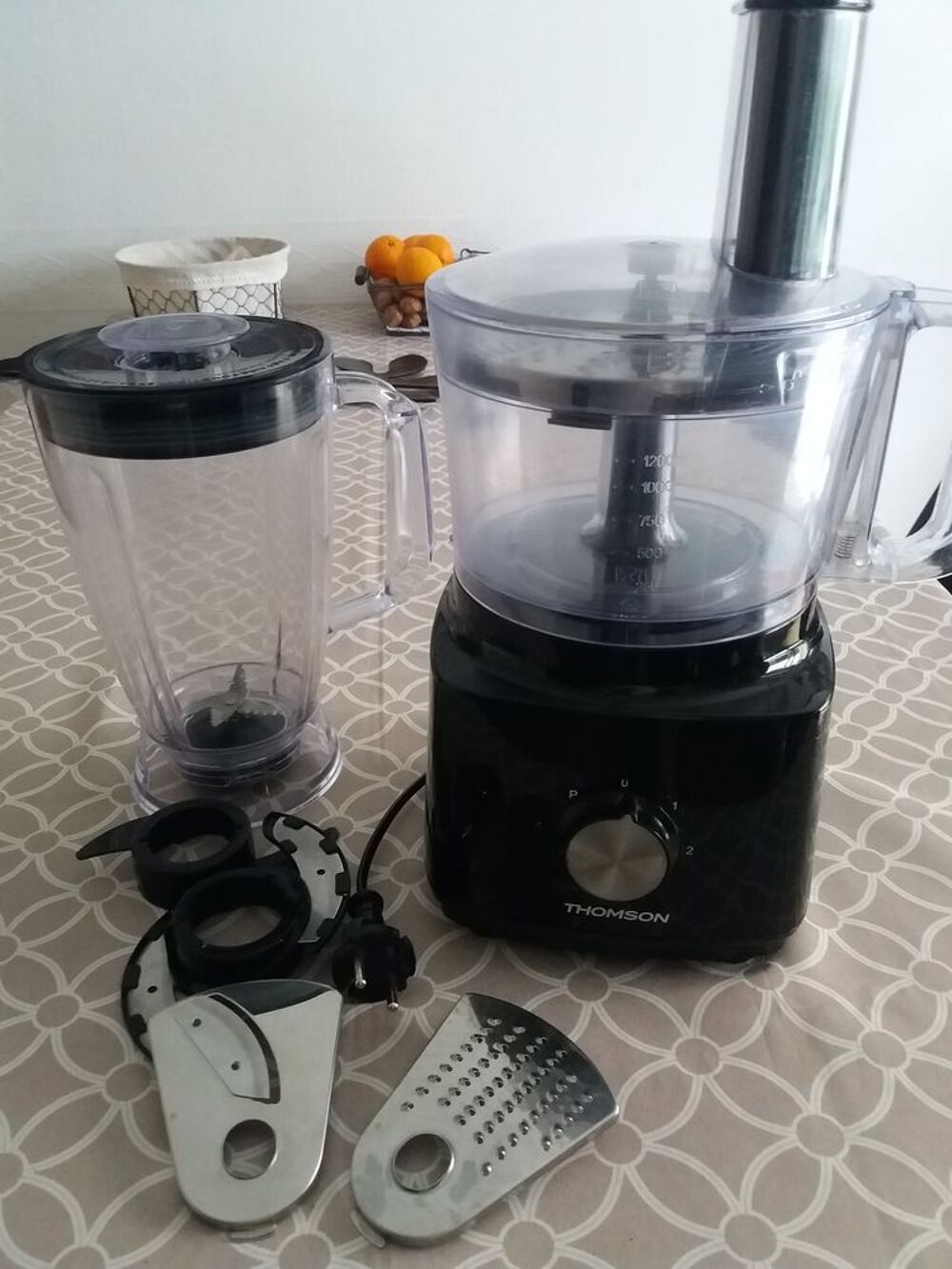 Robot avec son blendeur THOMSON Cuisine