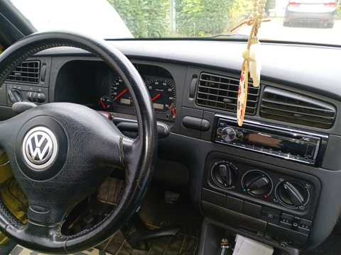 Volkswagen golf Cabriolet 1.6i Carat