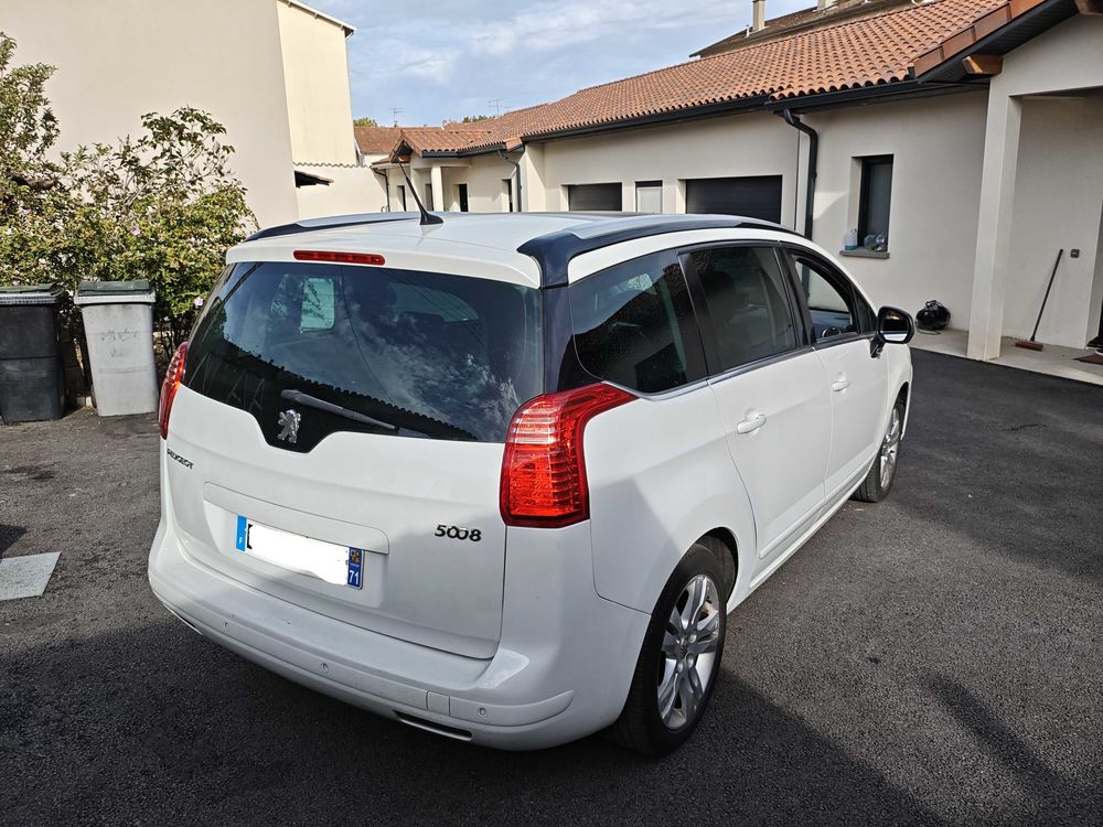 5008 2.0 HDi 150ch FAP BVM6 Allure 7pl 2011 occasion 71000 M&acirc;con