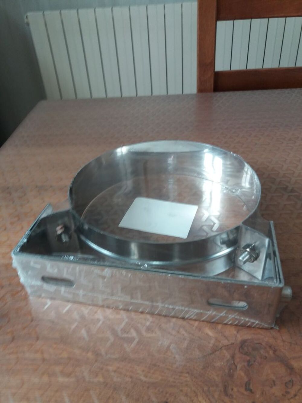 bride de fixation r&eacute;glable inox pour conduit double paroi Bricolage