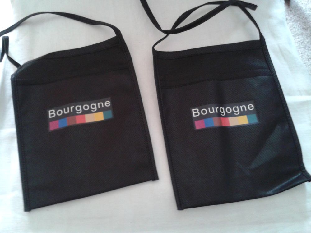 Pochettes rouges Perc&eacute;e du Vin Jaune 2016 