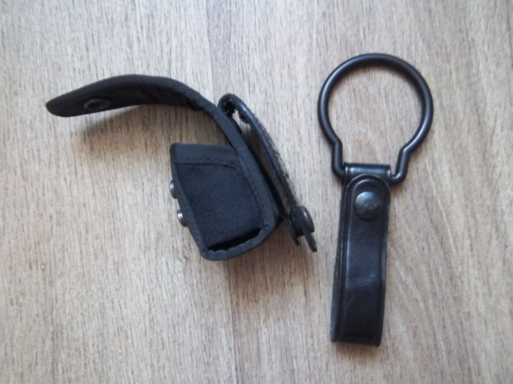 lot 2 &eacute;tuis &eacute;quipement accessoires militaire 