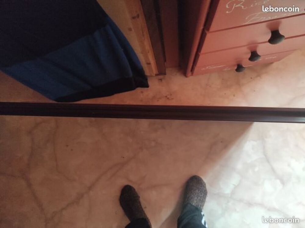 Canevas Berg&egrave;re &agrave; c&ocirc;t&eacute; de puit Décoration