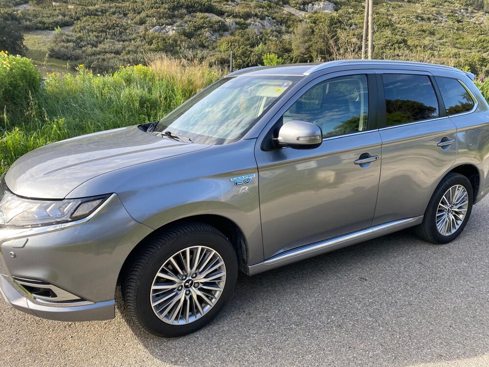 Outlander 2.4l PHEV Twin Motor 4WD Business 2020 occasion 13740 Le Rove