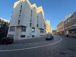  Investissement à vendre 4 pièces 82 m²
