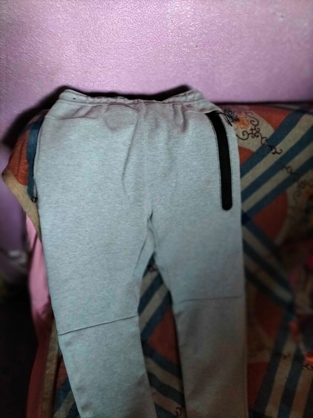 pantalon jogging Nike taille S tr&egrave;s bon &eacute;tat Vêtements