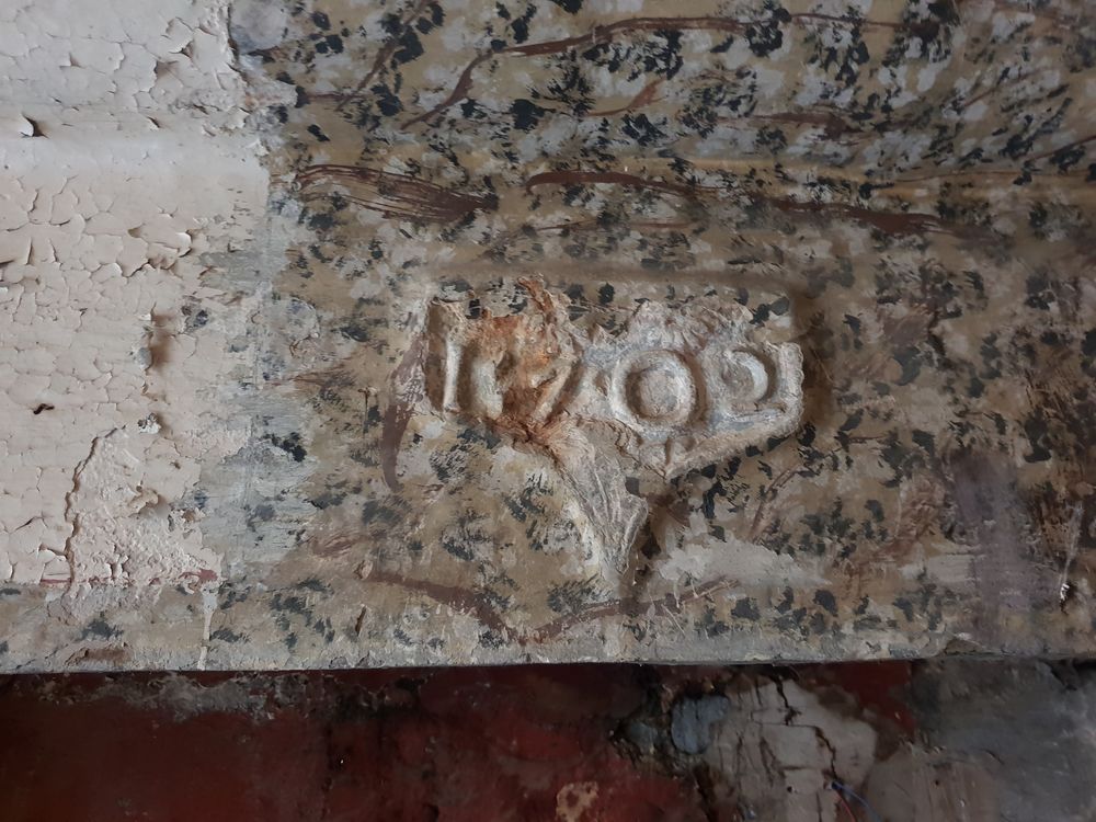 Chemin&eacute;e en pierre 1702 Bricolage