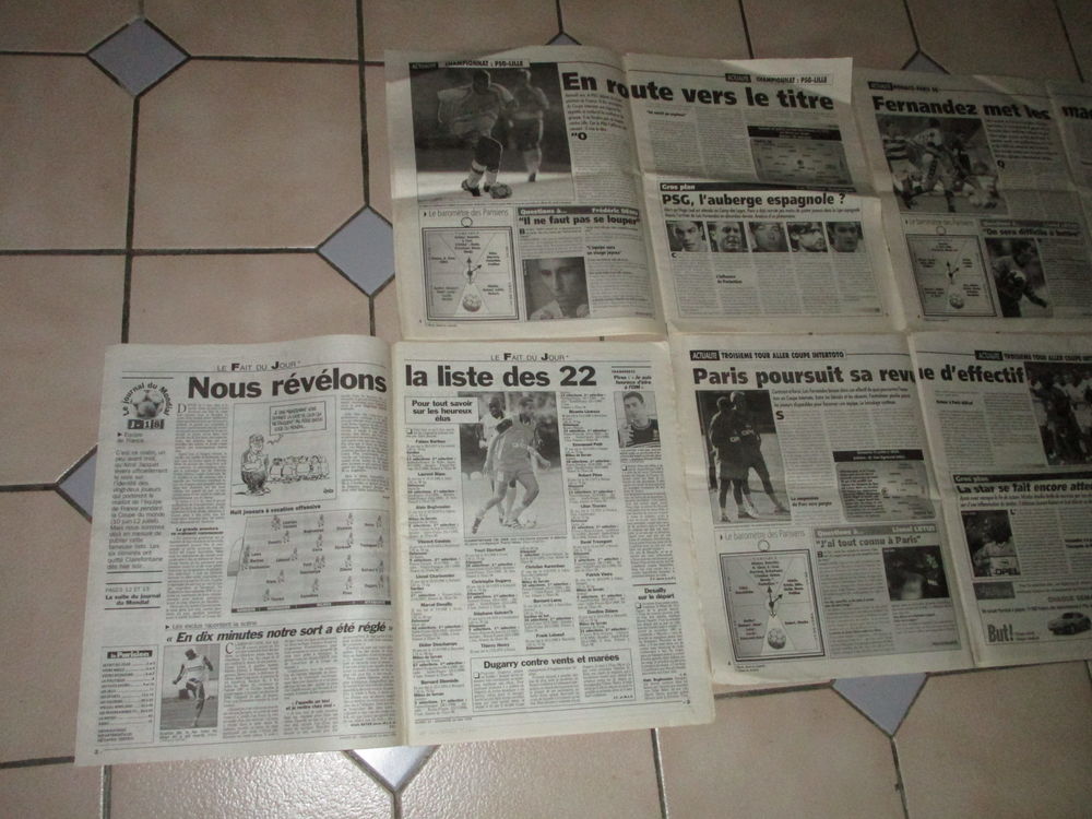 LOT VIEUX JOURNAUX FOOTBALL P.S.G 2001"BUT" 