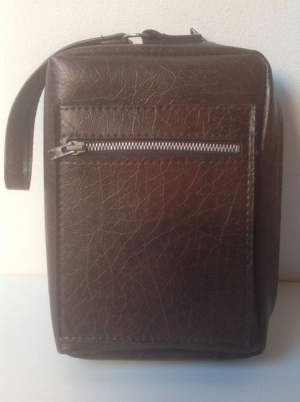 POCHETTE SACCOCHE Envoi Possible
Maroquinerie