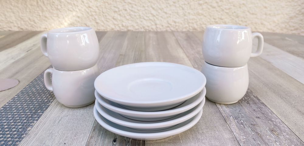 [Lot #1] 4 tasses &agrave; caf&eacute; + 4 soucoupes Cuisine