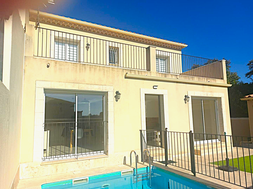 Vente Villa VILLA  AVEC PISCINE ? 4 CHAMBRES ? VENDUE MEUBLÉE ? Althen-des-paluds