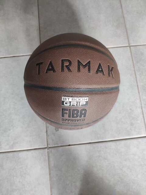 Ballon adulte basket Tarmak Bt 500x (taille 7) grip 25 Nantes (44)