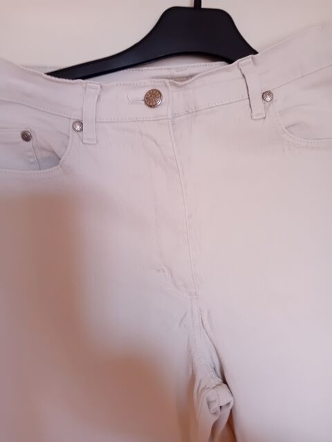 PANTACOURT FEMME JEAN TAILLE 40 LILI MERCREDI 2 Chaumont (52)