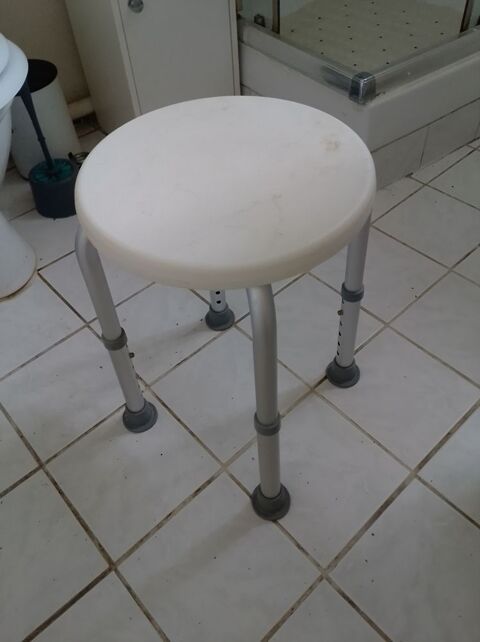 Divers accessoires pour aide � la personne  15 Lizy-sur-Ourcq (77)