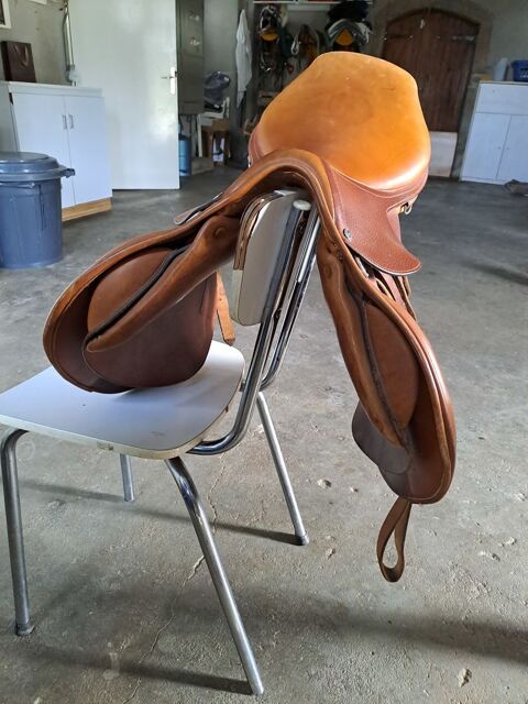 Selle de cheval 550 Lentigny (42)