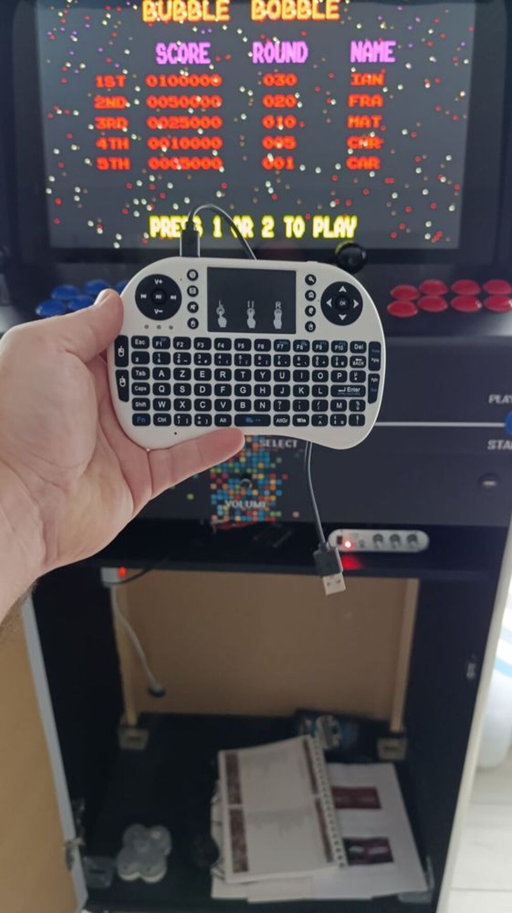 BORNE D'ARCADE, 15000 JEUX, HAUT DE GAMME, FABRIQUEE FRANCE Consoles et jeux vidéos