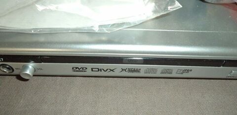 LECTEUR  DVD - 827 . DIVX  NEUF 40 Toulouse (31)