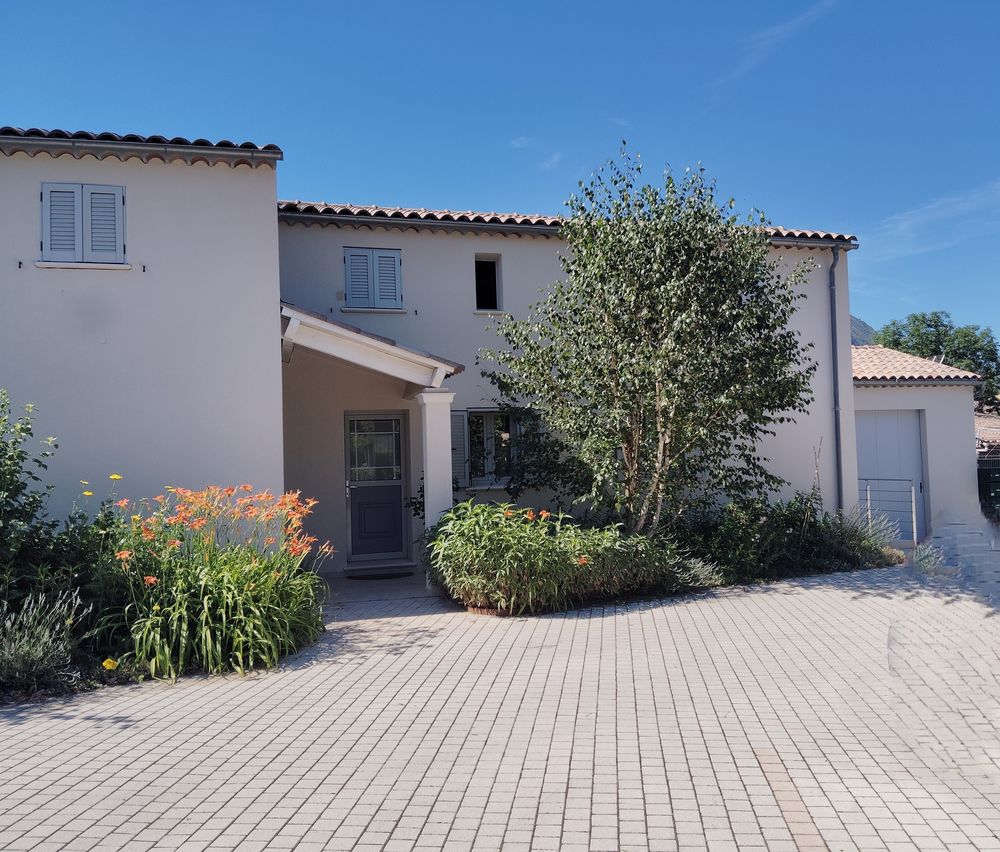 Vente Maison Maison dans village, idéale pour activité touristique Castellane