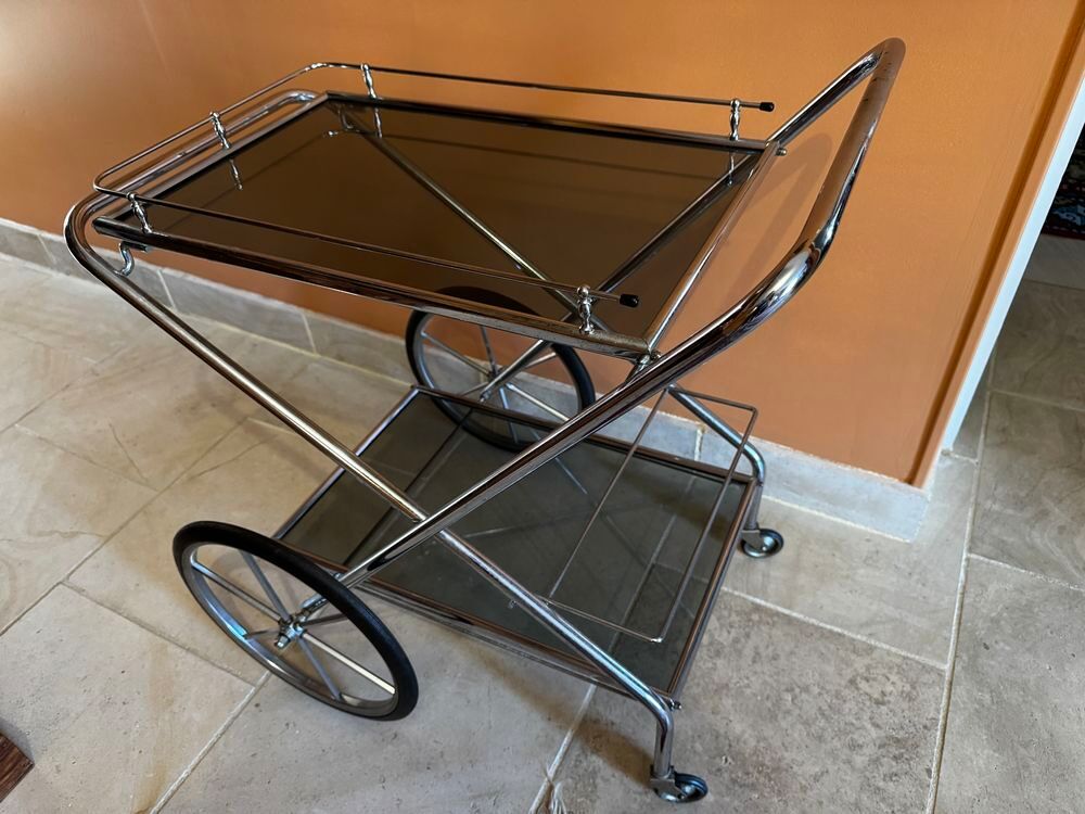 Desserte ancienne sur roues, tubes chrom&eacute;s Meubles