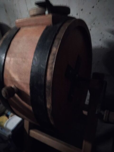 BARRATE A BEURE COLLECTOR FAITE MAIN EN 1958 0 Marignier (74)